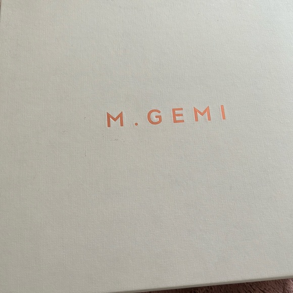 Beautiful shearling Boots - Picture 10 of 11